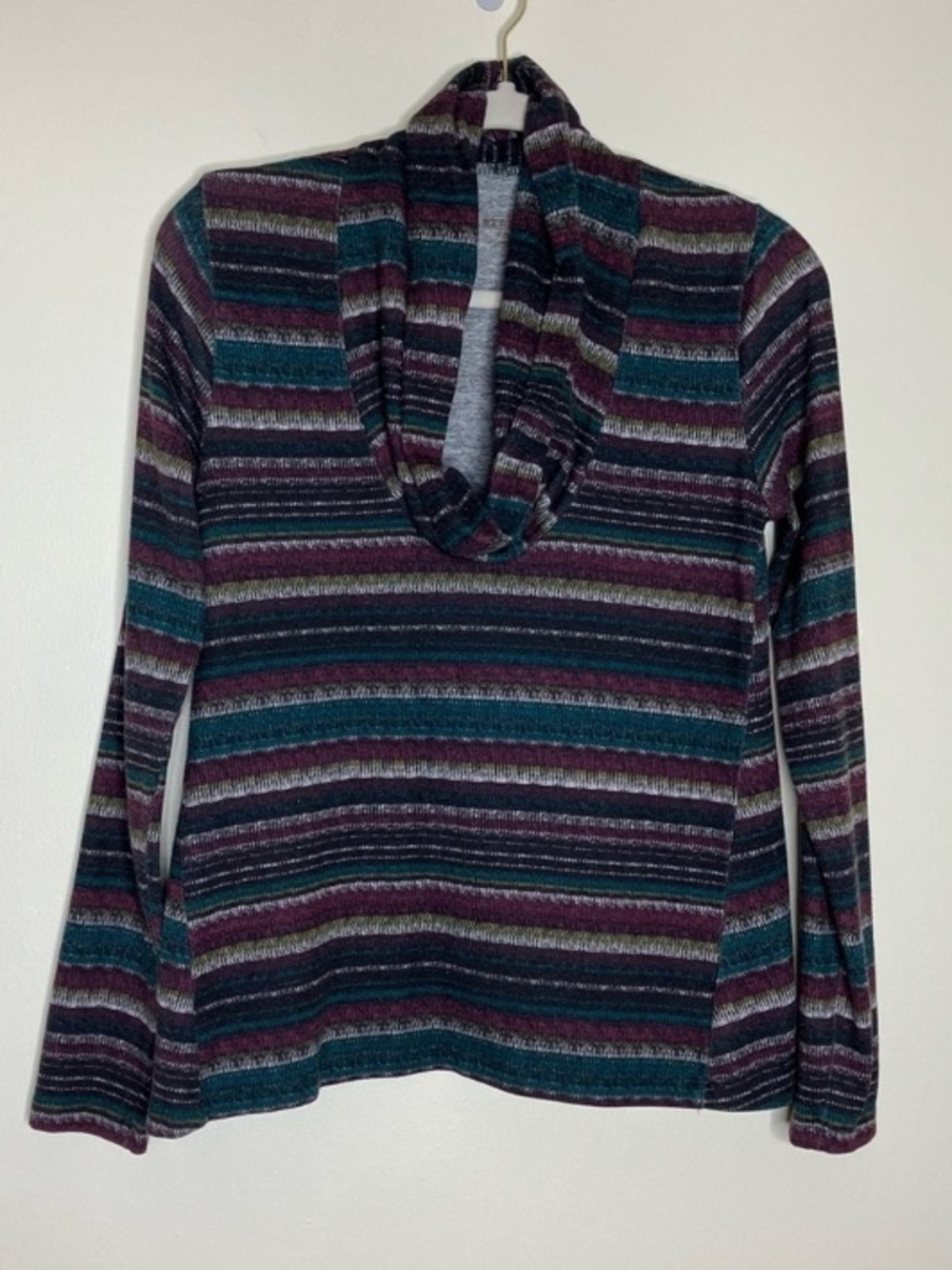 Stetson women’s cowl neck striped western long sleeve top M
